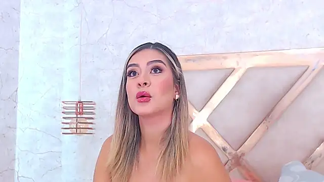 Snapshot of JoannaStanford chatting on 10.15.25 JoannaStanford online show from 10.15.25