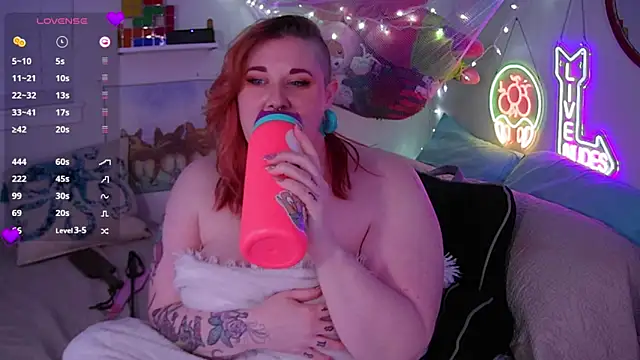 Snapshot of opalreigning chatting on 01.03.25 opalreigning online show from 01.03.25