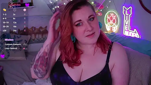 Snapshot of opalreigning chatting on 02.07.25 opalreigning online show from 02.07.25