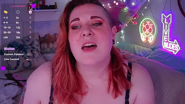 Snapshot of opalreigning chatting on 03.07.25 opalreigning online show from 03.07.25