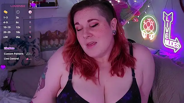 Snapshot of opalreigning chatting on 03.21.25 opalreigning online show from 03.21.25