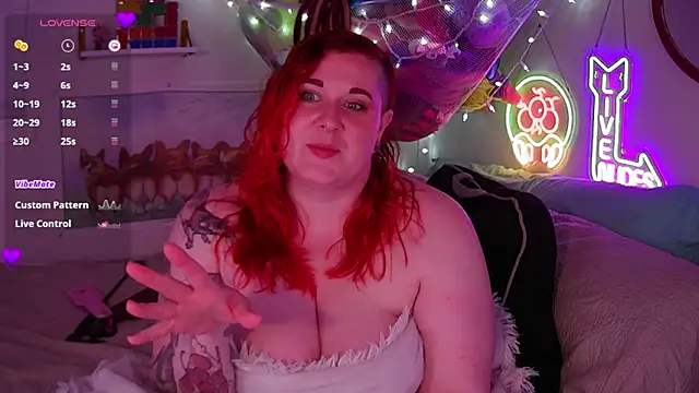 Snapshot of opalreigning chatting on 09.12.25 opalreigning online show from 09.12.25