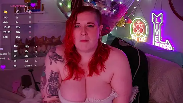 Snapshot of opalreigning chatting on 09.15.25 opalreigning online show from 09.15.25