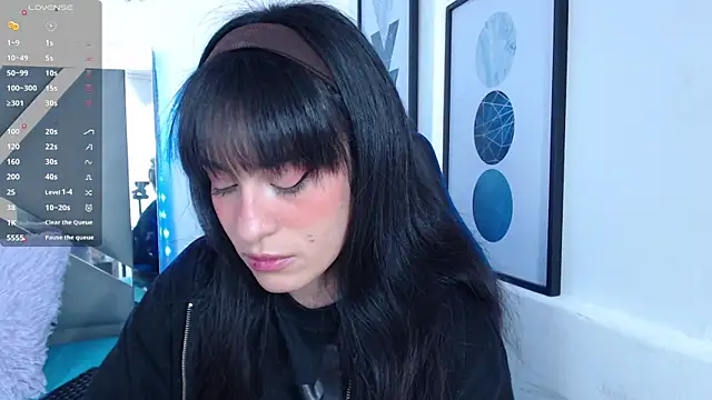 Snapshot of ZaraDames_ chatting on 02.06.25 ZaraDames online show from 02.06.25