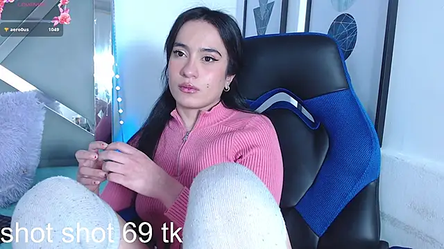 Snapshot of ZaraDames_ chatting on 03.16.25 ZaraDames online show from 03.16.25