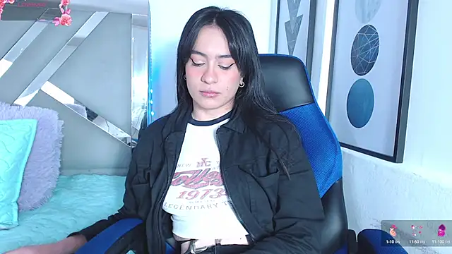 Snapshot of ZaraDames_ chatting on 03.23.25 ZaraDames online show from 03.23.25