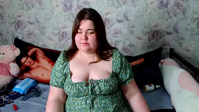 Estelle Hicks online show from 12.03.24