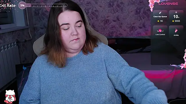 Snapshot of Estelle_Hicks chatting on 10.06.25 Estelle Hicks online show from 10.06.25