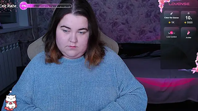 Snapshot of Estelle_Hicks chatting on 10.09.25 Estelle Hicks online show from 10.09.25