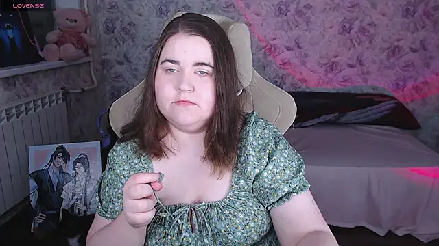 Estelle Hicks online show from 06.03.26