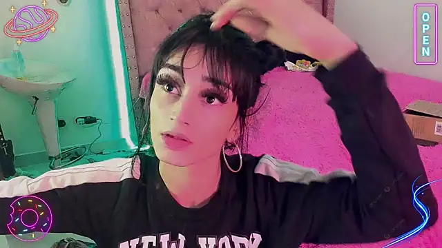 LittleEmmaa online show from 12.30.24