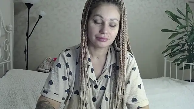 ShyEvaa online show from 11.02.25