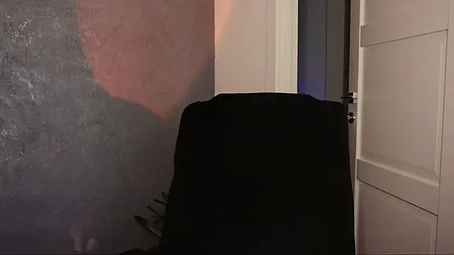 Snapshot of mistress__rochelle chatting on 03.19.25 mistress  rochelle online show from 03.19.25