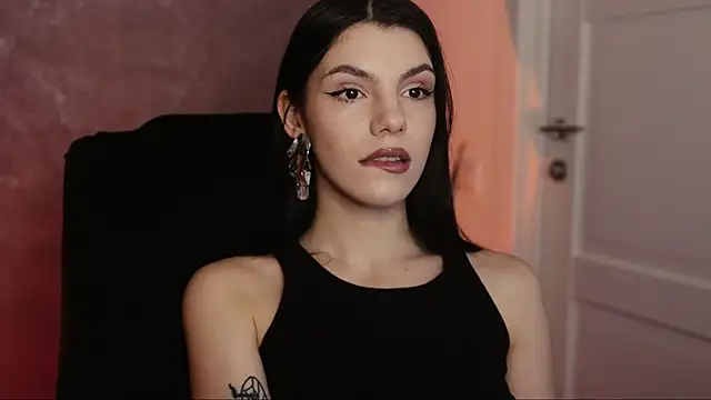 Snapshot of mistress__rochelle chatting on 03.21.25 mistress  rochelle online show from 03.21.25