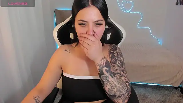 Victoryyy  online show from 09.18.25