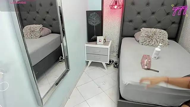 SUZETMONACO online show from 05.13.26