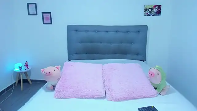 Snapshot of Agataowens chatting on 09.24.25 Agataowens online show from 09.24.25