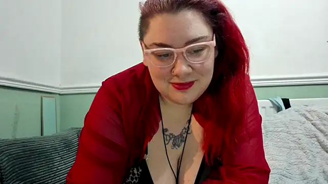 Bustycurves online show from 01.25.25