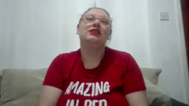 Bustycurves online show from 10.25.25