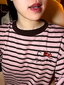 minmin2kk5 online show from 11.24.25