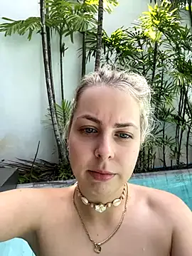 Livewithlucy online show from 10.07.25