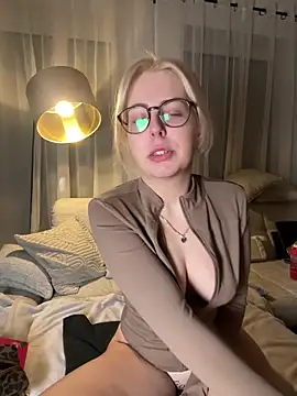 Livewithlucy online show from 02.02.26