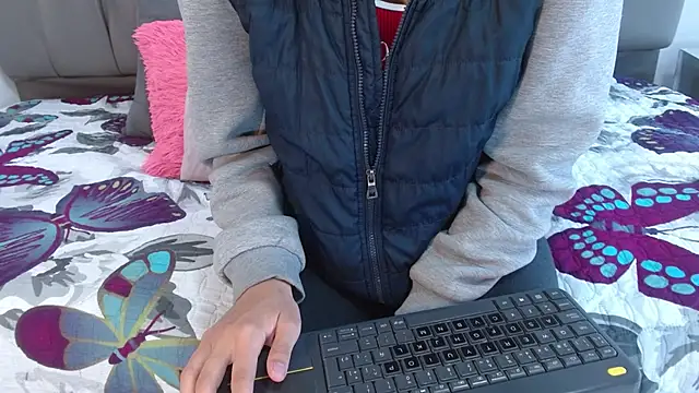 Cherllynn online show from 12.20.24