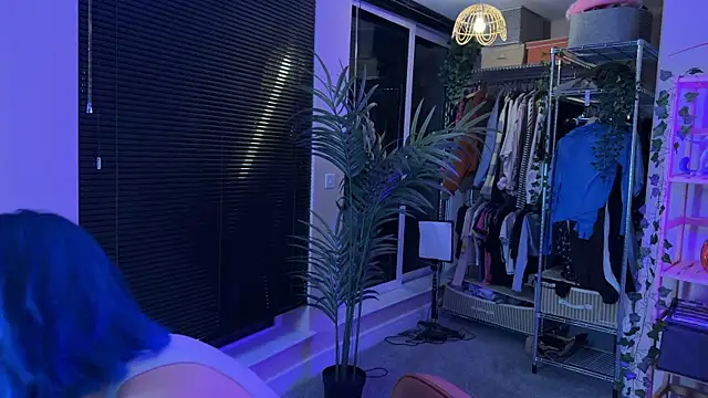 Snapshot of _vixenp chatting on 09.29.25 vixenp online show from 09.29.25