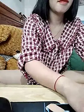 Snapshot of cream1299 chatting on 02.11.25 cream1299 online show from 02.11.25
