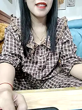 Snapshot of cream1299 chatting on 02.15.25 cream1299 online show from 02.15.25