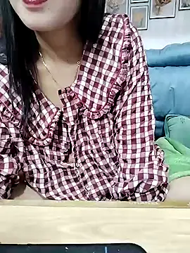 Snapshot of cream1299 chatting on 02.19.25 cream1299 online show from 02.19.25