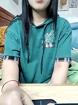 Snapshot of cream1299 chatting on 02.21.25 cream1299 online show from 02.21.25