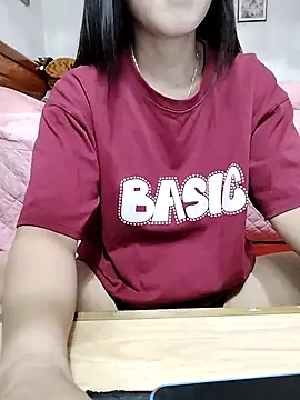 Snapshot of cream1299 chatting on 09.18.25 cream1299 online show from 09.18.25