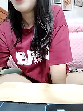 Snapshot of cream1299 chatting on 09.22.25 cream1299 online show from 09.22.25