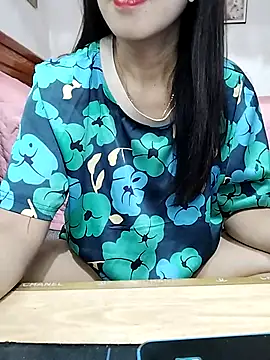 Snapshot of cream1299 chatting on 10.19.25 cream1299 online show from 10.19.25