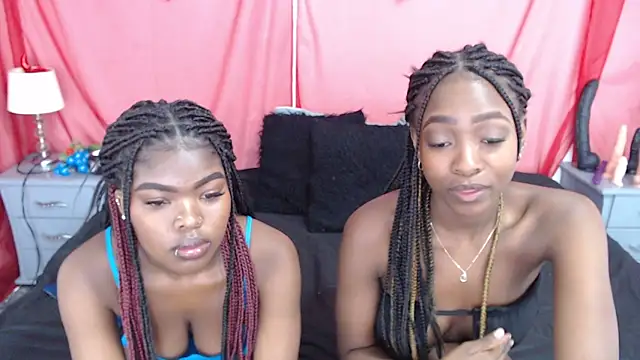 Nicole Colette  online show from 03.12.25