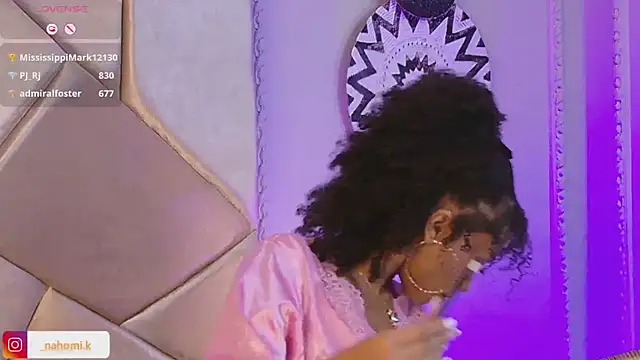 Nahomi King online show from 02.06.25