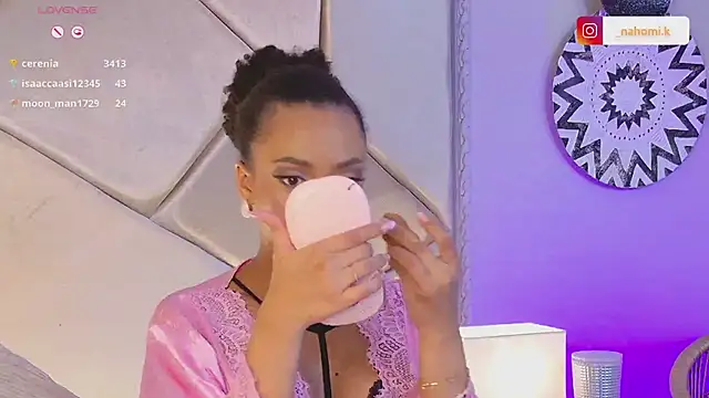 Nahomi King online show from 02.25.25