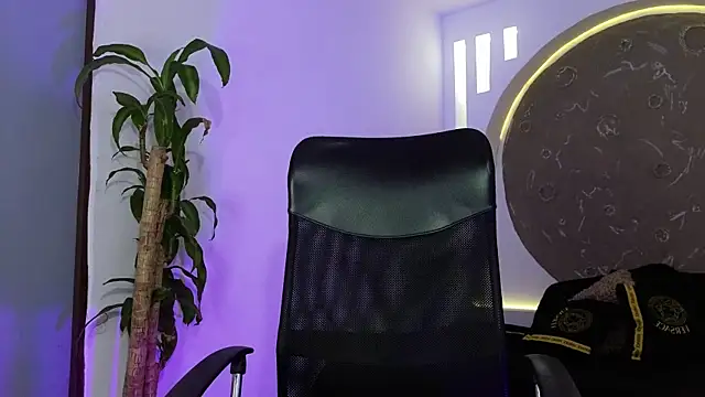 Tatianabr 01 online show from 12.15.25