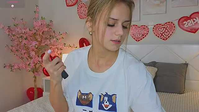 Snapshot of Wendy_D0ll chatting on 02.12.25 Wendy D0ll online show from 02.12.25
