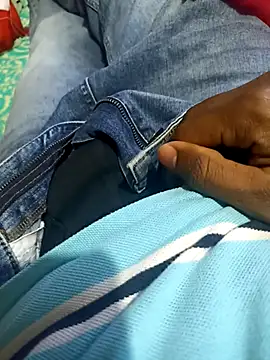 Snapshot of bangaloresexyguy chatting on 12.04.25 bangaloresexyguy online show from 12.04.25