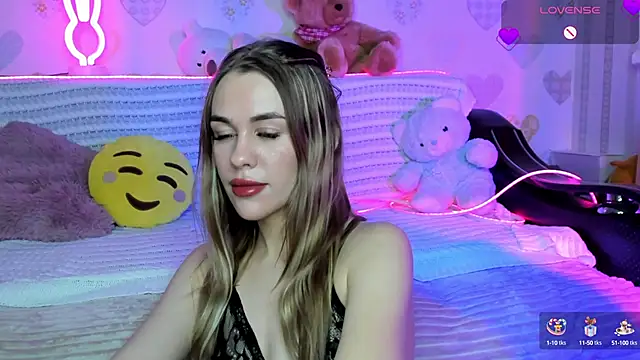 Snapshot of EliLynch chatting on 02.25.25 EliLynch online show from 02.25.25