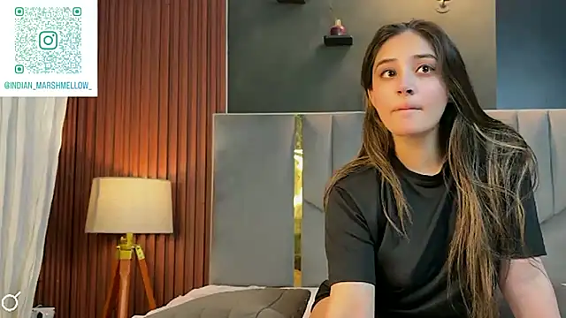 Snapshot of demieliss chatting on 10.26.25 demieliss online show from 10.26.25