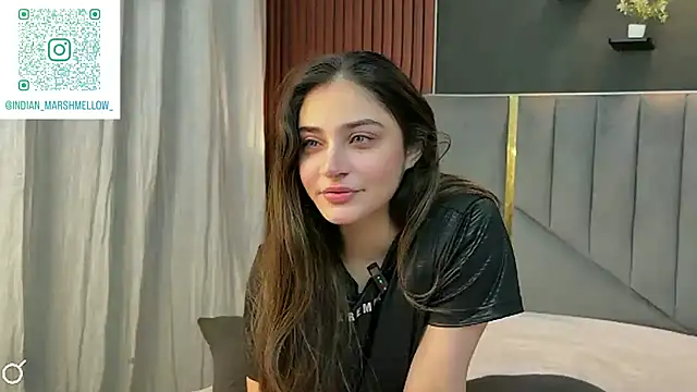 Snapshot of demieliss chatting on 10.31.25 demieliss online show from 10.31.25