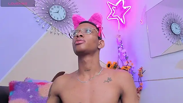 Snapshot of Tiffany_Valentine15 chatting on 09.18.25 Tiffany Valentine15 online show from 09.18.25