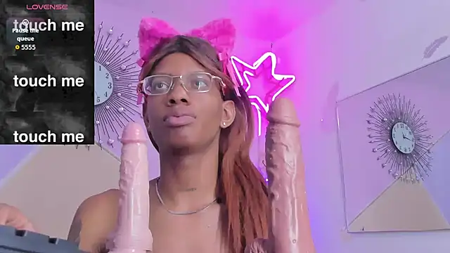 Snapshot of Tiffany_Valentine15 chatting on 10.08.25 Tiffany Valentine15 online show from 10.08.25