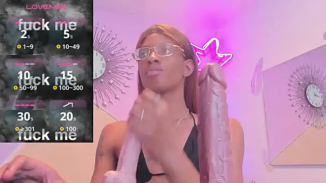 Snapshot of Tiffany_Valentine15 chatting on 10.18.25 Tiffany Valentine15 online show from 10.18.25