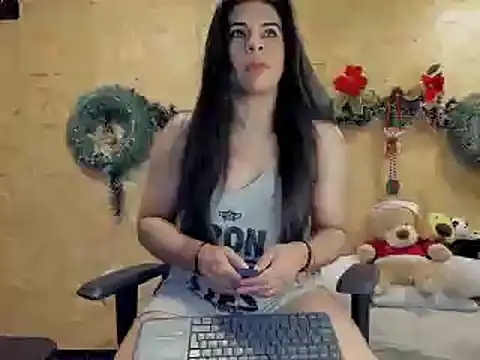 Biancastrongg online show from 12.31.24