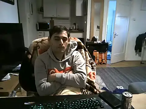Snapshot of mihaimichael chatting on 02.04.25 mihaimichael online show from 02.04.25
