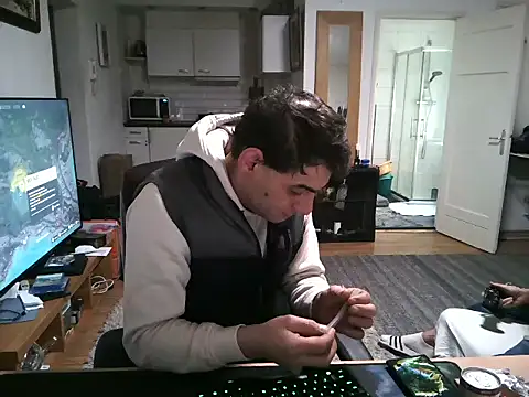 Snapshot of mihaimichael chatting on 02.11.25 mihaimichael online show from 02.11.25